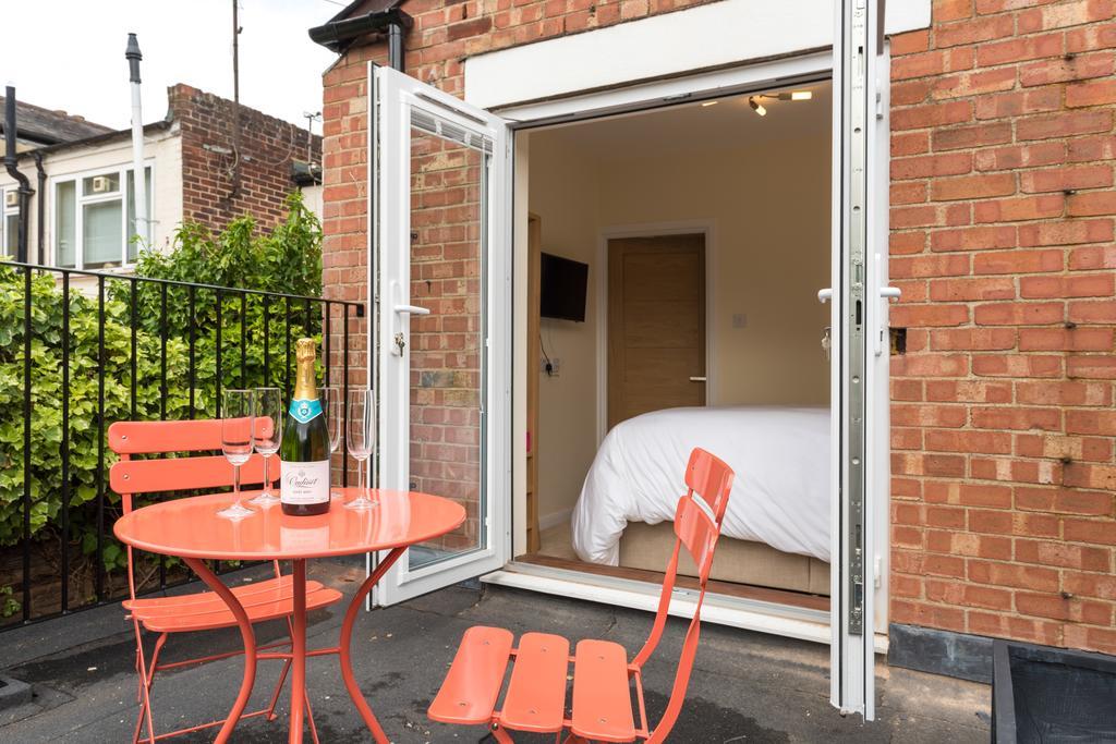 North Parade Avenue Apartment