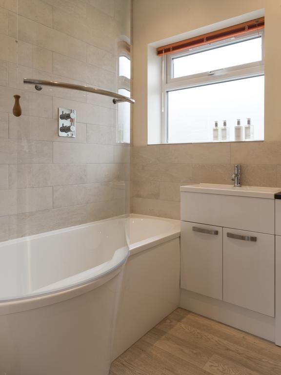 North Parade Avenue Apartment *